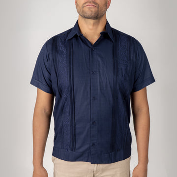 Guayabera Bordada Azul Marino