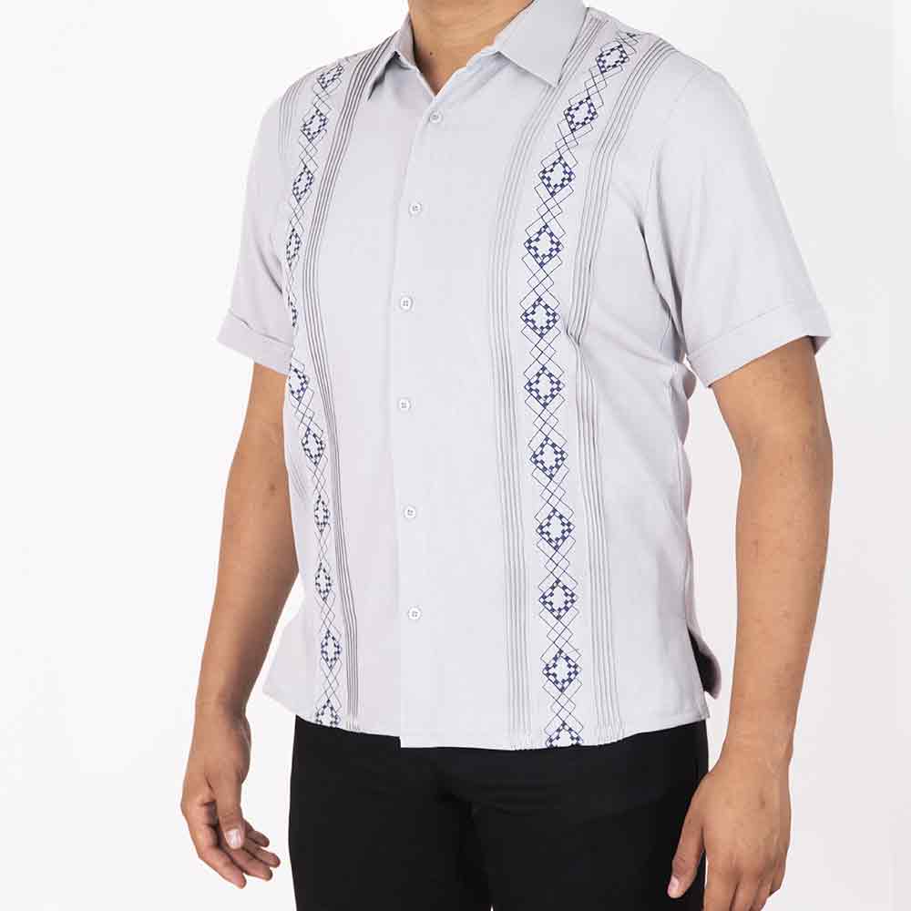 Guayabera Bordada, Manga Corta, Modelo Tablero