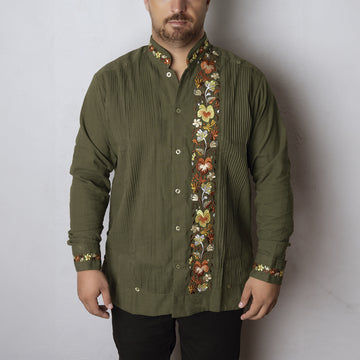 Guayabera Hombre Cuello Mao Bordada Verde Olivo