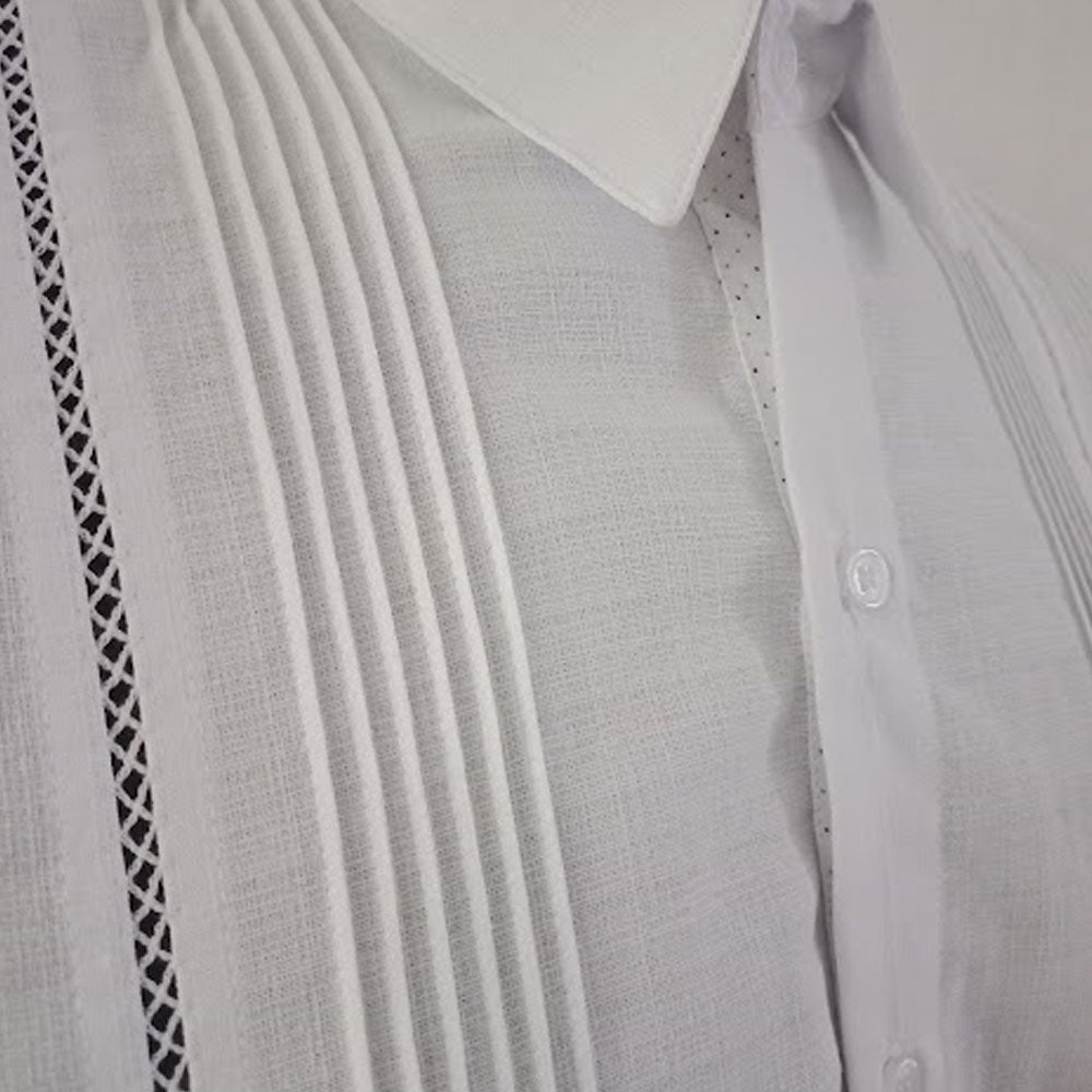 Guayabera camisa blanca con Picueta