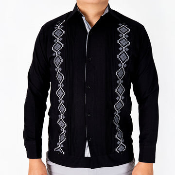 Guayabera Senador Negra bordado Grises para hombre