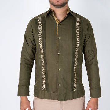 Guayabera Verde Olivo, Manga Larga , lino, Tikal Bordada
